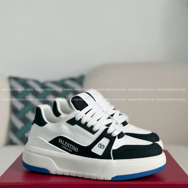 「#4516」Valentino Garavani Leather Casual Shoes