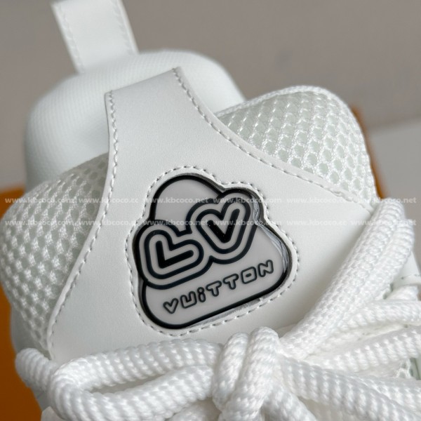 LOUIS VUITTON RUNNER TATIC SNEAKERS