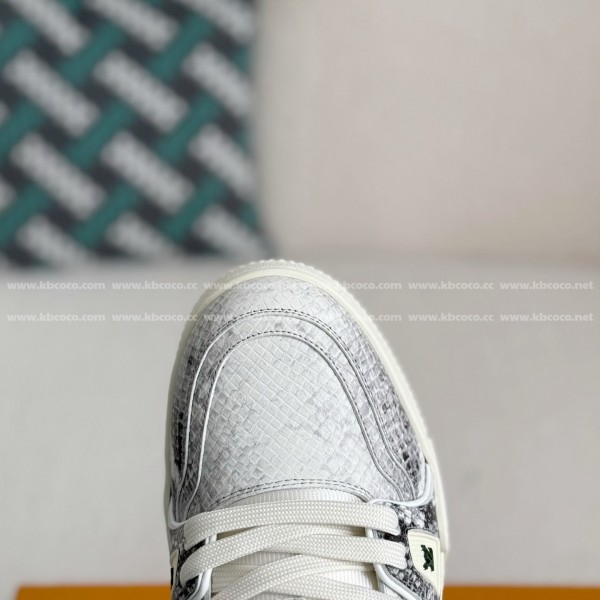 LOUIS VUITTON TRAINER SNEAKERS