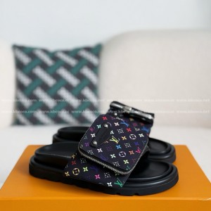 「#4558」LOUIS VUITTON x MURAKAMI Leather Flip Flops
