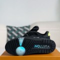 「#4560」LOUIS VUITTON LED TRAINER SNEAKERS