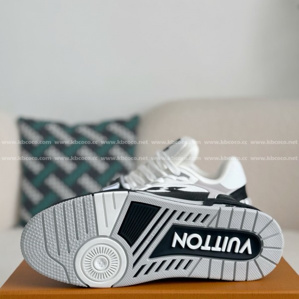 LOUIS VUITTON TRAINER SNEAKERS