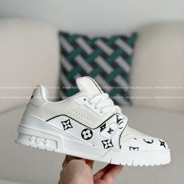 LOUIS VUITTON TRAINER SNEAKERS