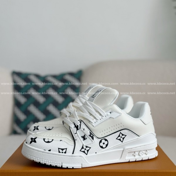 LOUIS VUITTON TRAINER SNEAKERS