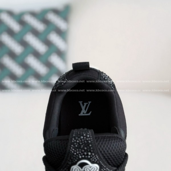LOUIS VUITTON RUNNER TATIC SNEAKERS