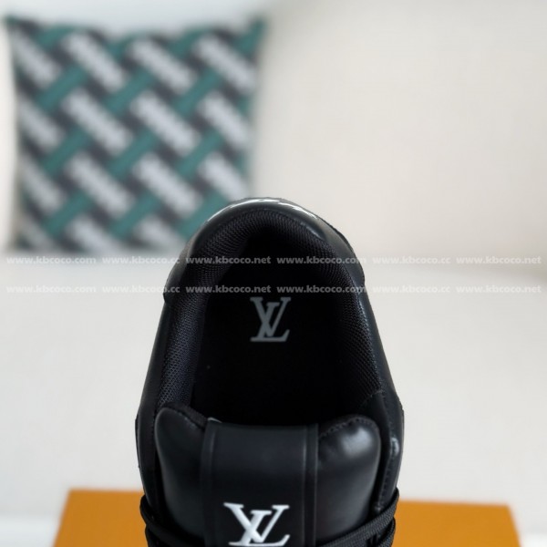 LOUIS VUITTON TRAINER SNEAKERS