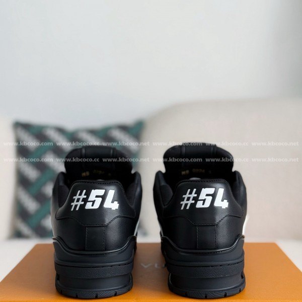 LOUIS VUITTON TRAINER SNEAKERS