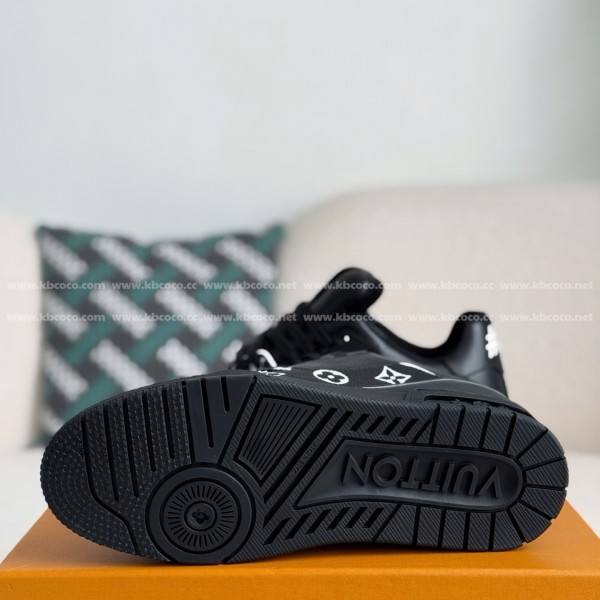 LOUIS VUITTON TRAINER SNEAKERS