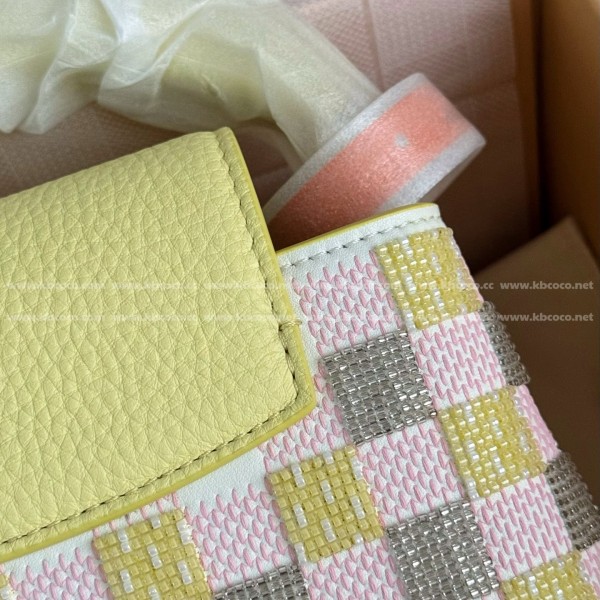 Louis Vuitton Capucines BB Handbag M24809，size：21*14*8cm