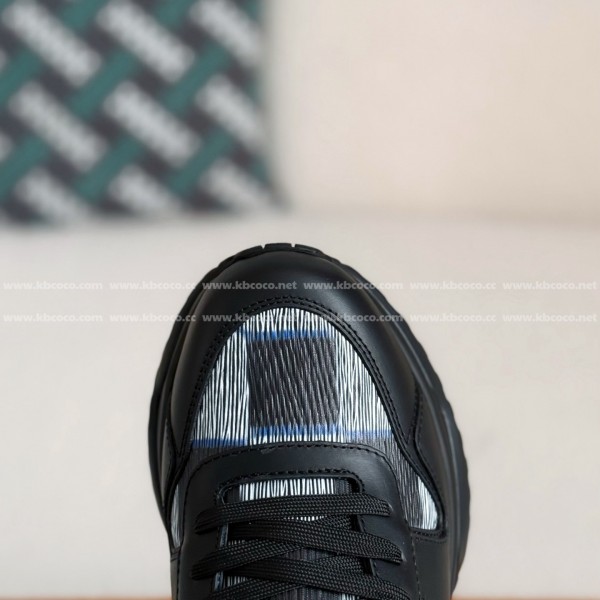 LOUIS VUITTON RUN AWAY CASUAL SHOES