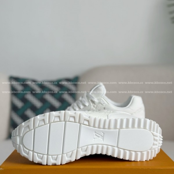 LOUIS VUITTON RUN AWAY CASUAL SHOES