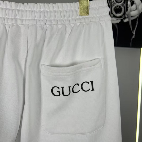 Gucci side print classic logo shorts