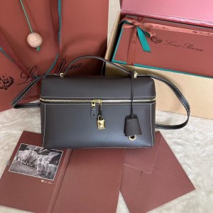 「#4769」Loro Piana new style black imported cowhide messenger bag size: 27*16*10cm