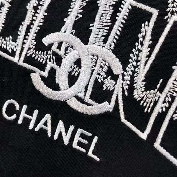 CHANEL cotton logo embroidered T-shirt