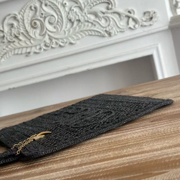 chloe spring and summer new SUMMER BANANA dopamine color black pure handmade straw woven bag Size: 3