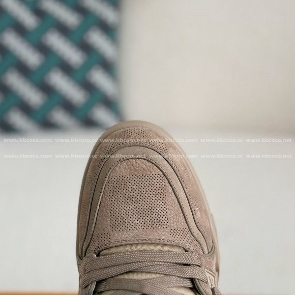 LOUIS VUITTON TRAINER SNEAKERS