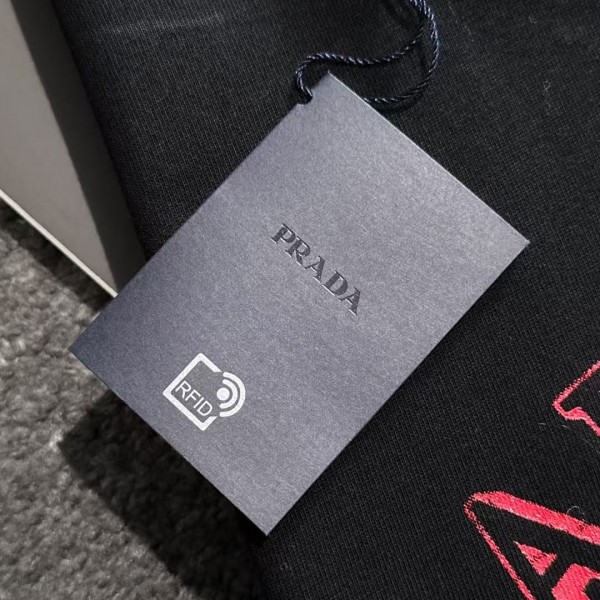 Prada 2025 Spring and Summer Latest Round Neck Fashion Short Sleeve