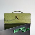 「#5021」BOTTECA VENETA uses exquisite craftsmanship intreccio embossed imported cow leather evening clutch b