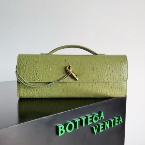 「#5021」BOTTECA VENETA uses exquisite craftsmanship intreccio embossed imported cow leather evening clutch b