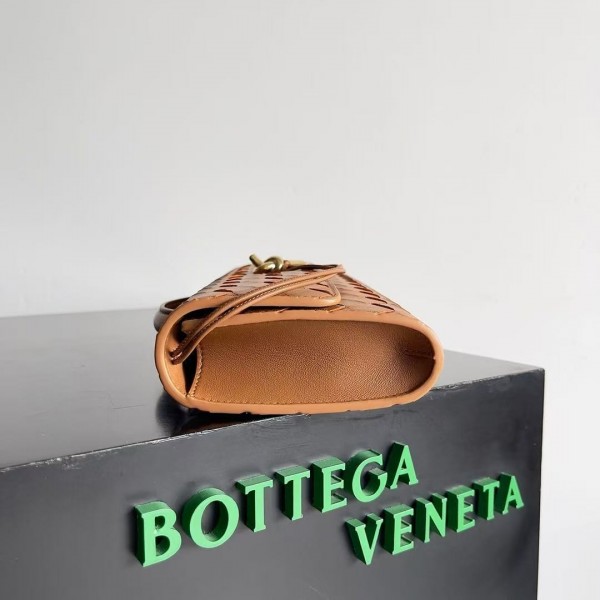 BOTTECA VENETA uses exquisite craftsmanship intreccio woven imported sheepskin evening clutch bag Si