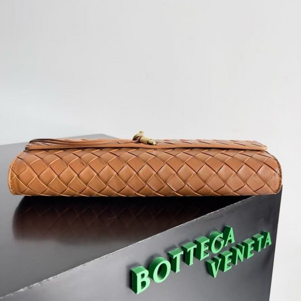 BOTTECA VENETA uses exquisite craftsmanship intreccio woven imported sheepskin evening clutch bag Si