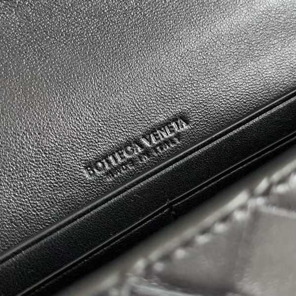 BOTTECA VENETA uses exquisite craftsmanship intreccio woven imported sheepskin evening clutch bag Si
