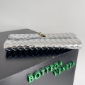 「#5030」BOTTECA VENETA uses exquisite craftsmanship intreccio weaving imported lacquered cowhide leather eve