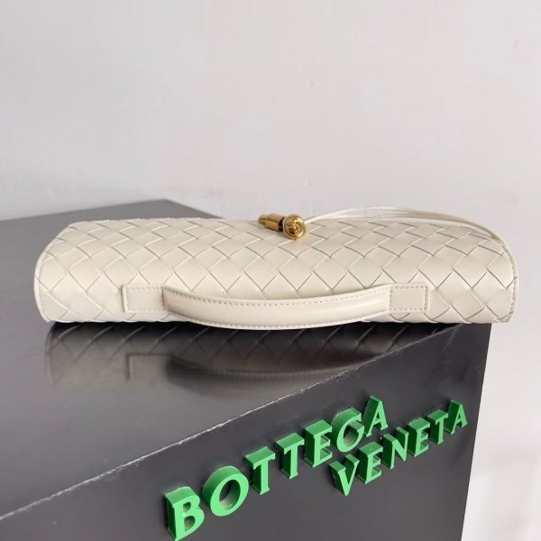 BOTTECA VENETA uses exquisite craftsmanship intreccio woven imported sheepskin evening clutch bag Si