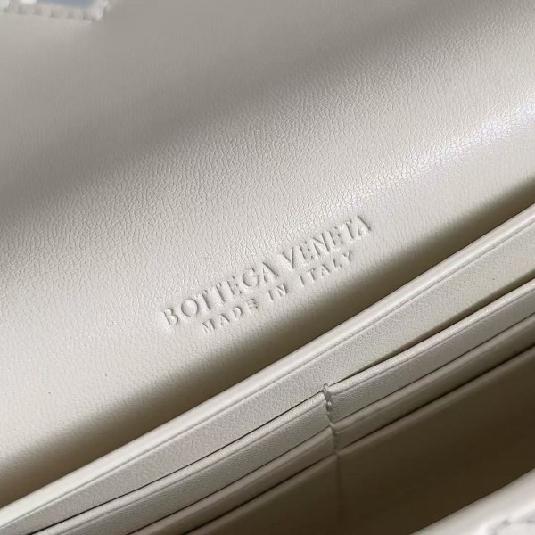 BOTTECA VENETA uses exquisite craftsmanship intreccio woven imported sheepskin evening clutch bag Si