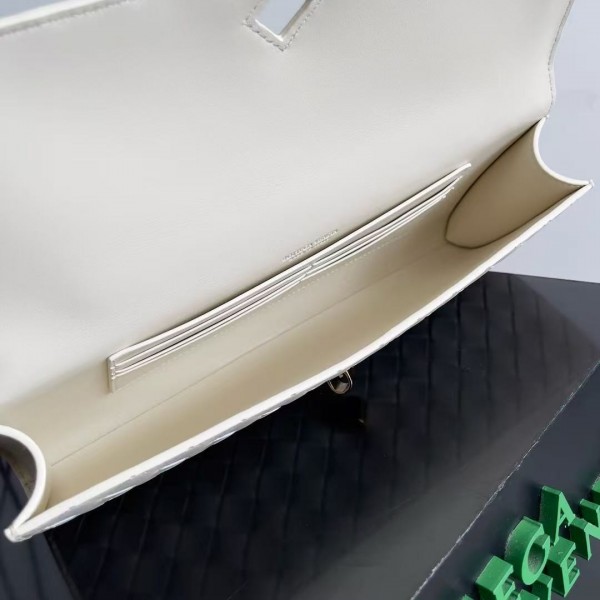 BOTTECA VENETA uses exquisite craftsmanship intreccio woven imported sheepskin evening clutch bag Si