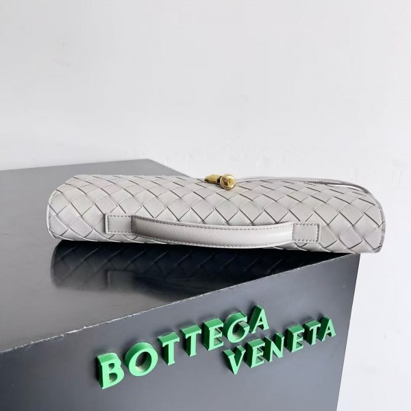 BOTTECA VENETA uses exquisite craftsmanship intreccio woven imported sheepskin evening clutch bag Si