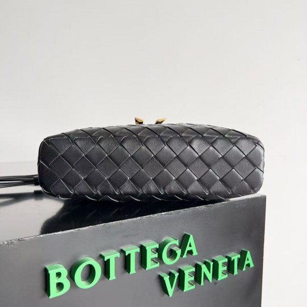 BOTTECA VENETA uses exquisite craftsmanship intreccio weaving imported sheepskin leather Crossbody t