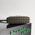 「#5041」BOTTECA VENETA uses exquisite craftsmanship intreccio weaving imported sheepskin leather Crossbody t