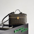 「#5041」BOTTECA VENETA uses exquisite craftsmanship intreccio weaving imported sheepskin leather Crossbody t