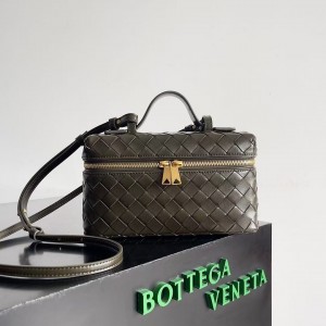 「#5041」BOTTECA VENETA uses exquisite craftsmanship intreccio weaving imported sheepskin leather Crossbody t