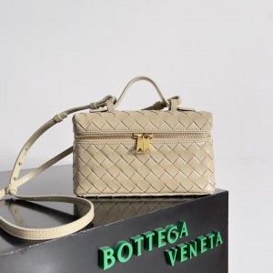 「#5042」BOTTECA VENETA uses exquisite craftsmanship intreccio weaving imported sheepskin leather Crossbody t