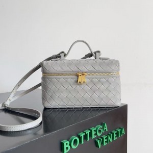 「#5044」BOTTECA VENETA uses exquisite craftsmanship intreccio weaving imported sheepskin leather Crossbody t