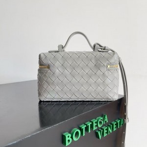 「#5044」BOTTECA VENETA uses exquisite craftsmanship intreccio weaving imported sheepskin leather Crossbody t