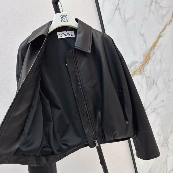 Loewe Spring and Summer latest retro modern fashion design imported sheepskin pleated women