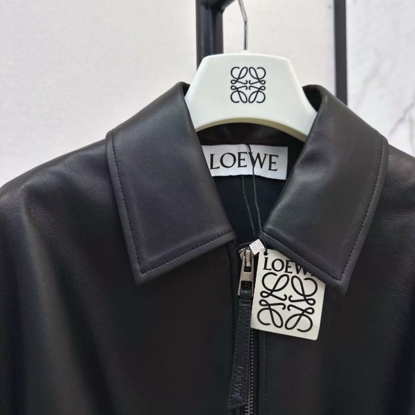 Loewe Spring and Summer latest retro modern fashion design imported sheepskin pleated women