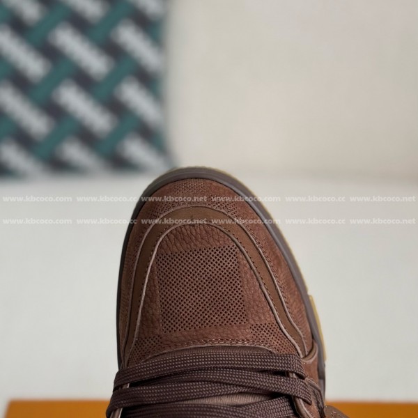 LOUIS VUITTON TRAINER SNEAKERS