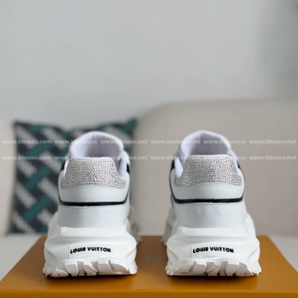 LOUIS VUITTON CASUAL SPORTS SHOES