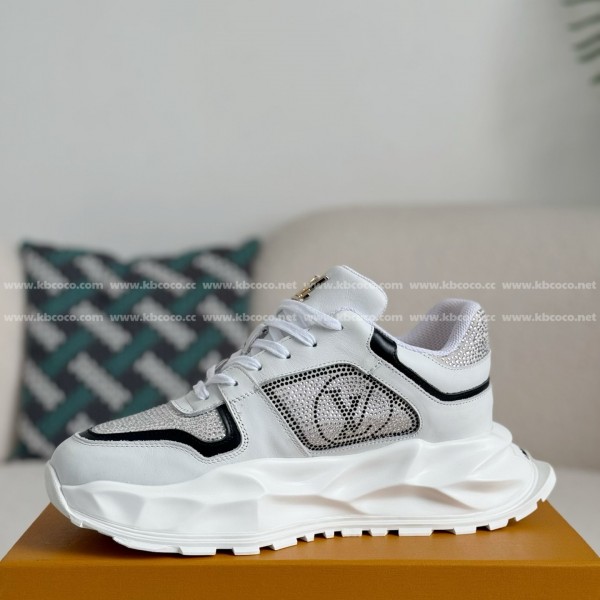 LOUIS VUITTON CASUAL SPORTS SHOES