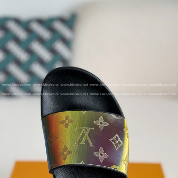 LOUIS VUITTON SLIPPERS