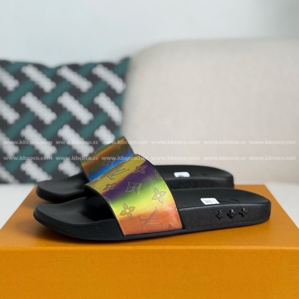 LOUIS VUITTON SLIPPERS