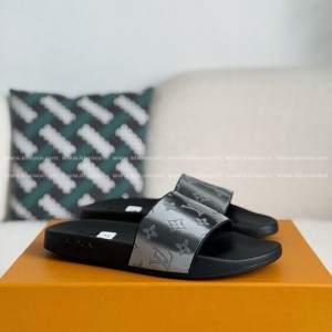 「#5115」LOUIS VUITTON SLIPPERS