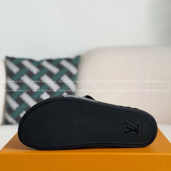 LOUIS VUITTON SLIPPERS