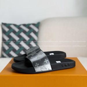 「#5115」LOUIS VUITTON SLIPPERS