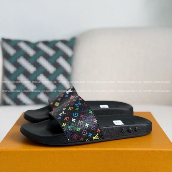 LOUIS VUITTON SLIPPERS