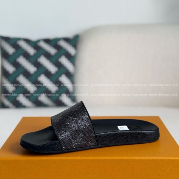 LOUIS VUITTON SLIPPERS